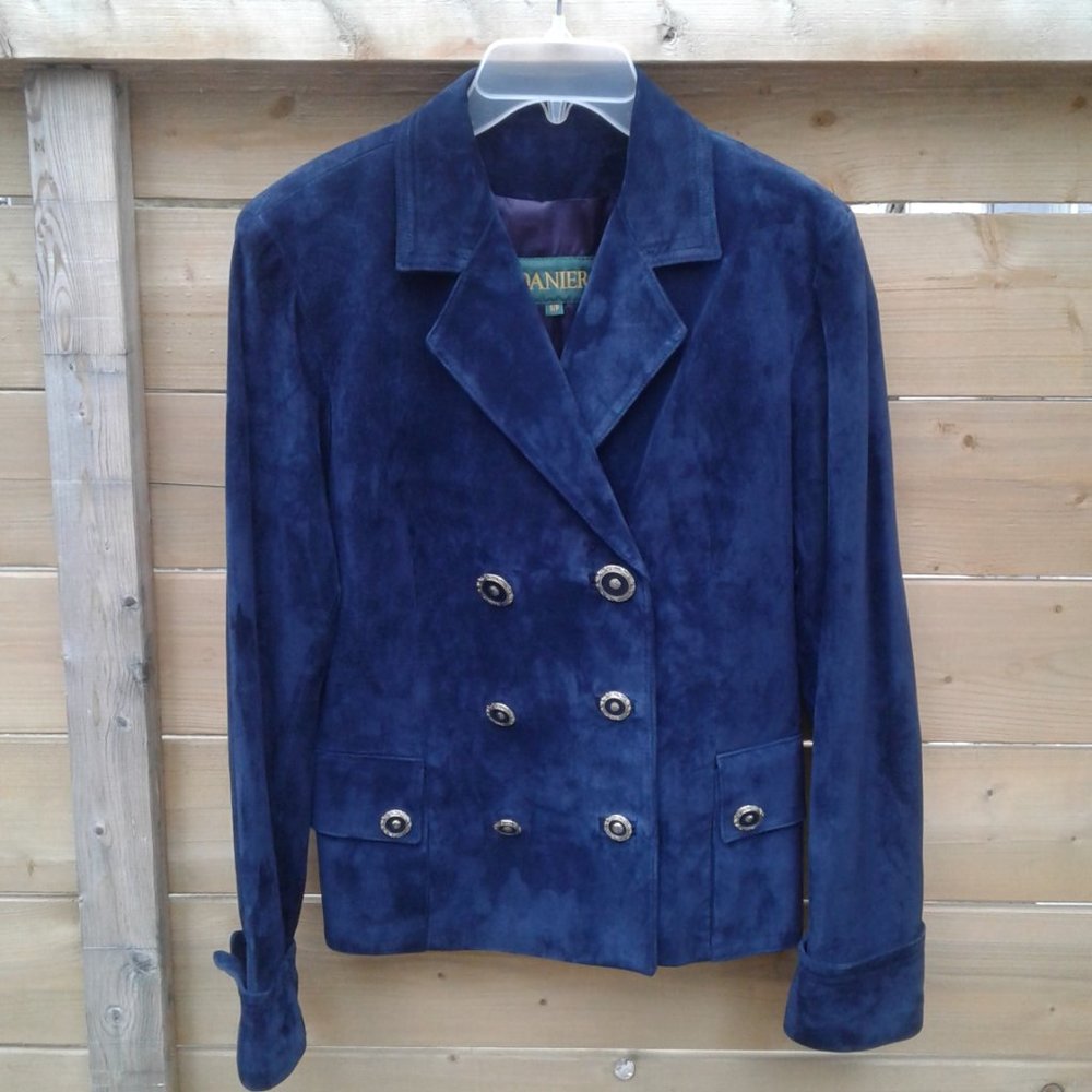 SOLD!!!!!!!!!!!!!!!Danier leather short trench jacket with Versace style buttons